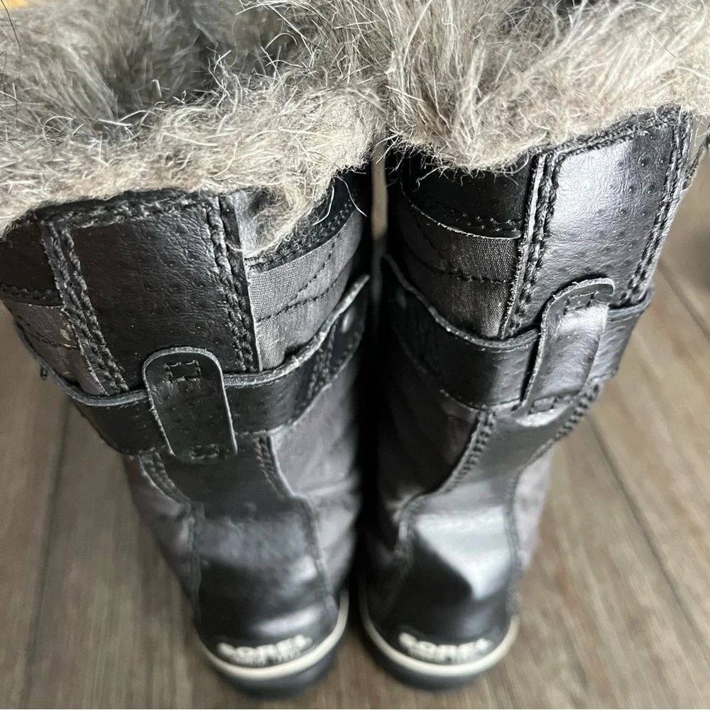 Black fur sorel boots - Picture 4 of 5